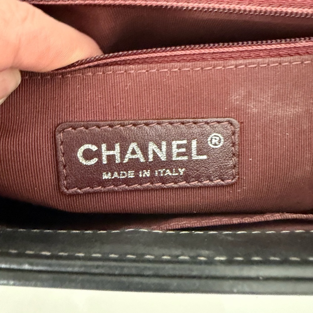 Chanel Boy Bag Dark Gray Contrast Stitch Quilted Leather Ruthenium HW Old Medium - Picture 10 of 16